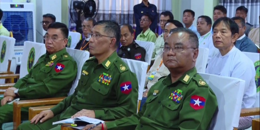 Meeting in Homalin : Acting President meets with locals in Homalin ...