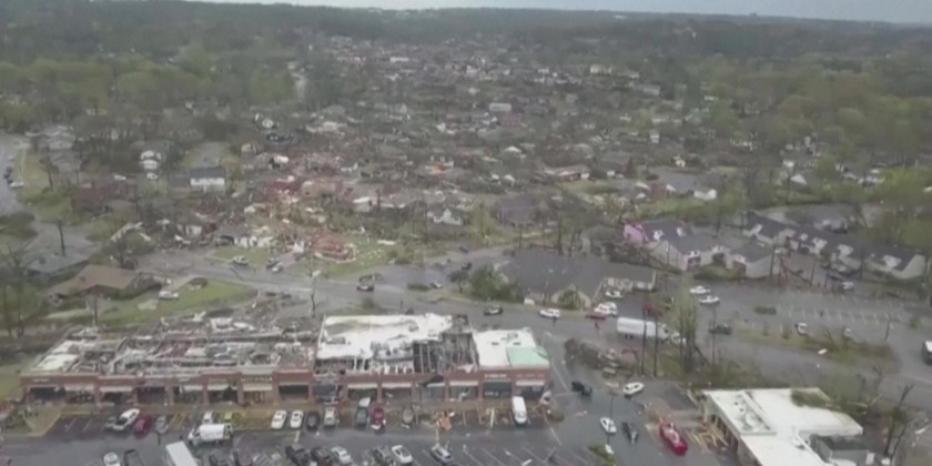 Deadly storms and tornadoes sweep through central US | Myanmar ...