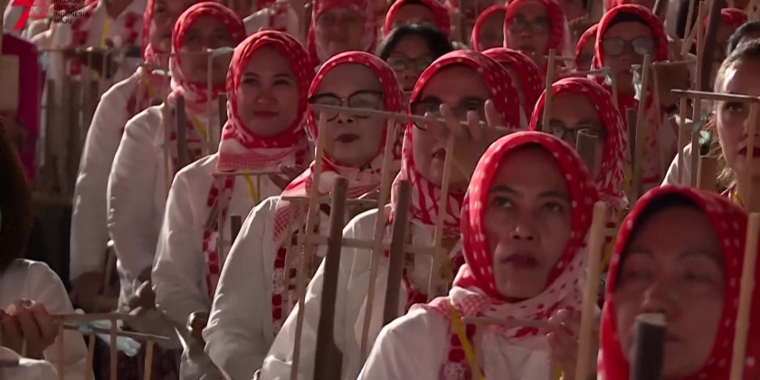 Indonesia held the largest angklung musical performance | Myanmar ...