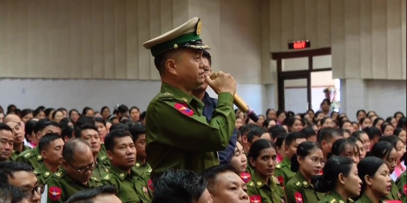 Meeting in Pyin Oo Lwin : Senior General meets Tatmadawmen in Pyin Oo ...