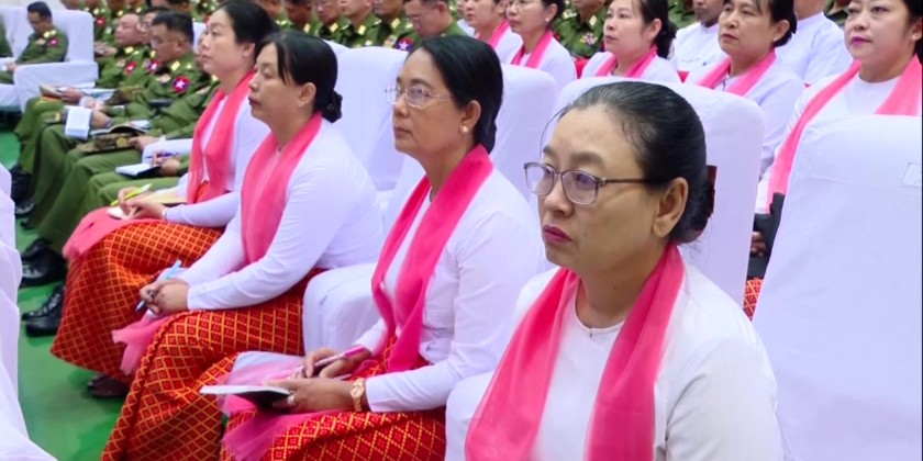 Meeting in Pyin Oo Lwin : Senior General meets Tatmadawmen in Pyin Oo ...