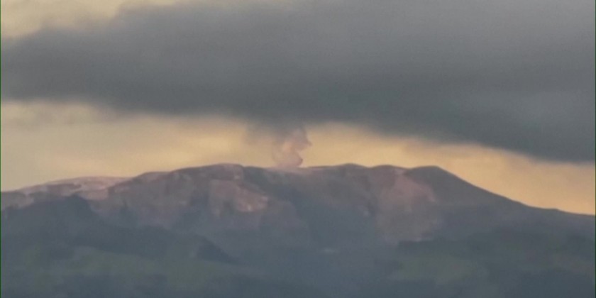 Orange alert continues for Colombia volcano | Myanmar International TV