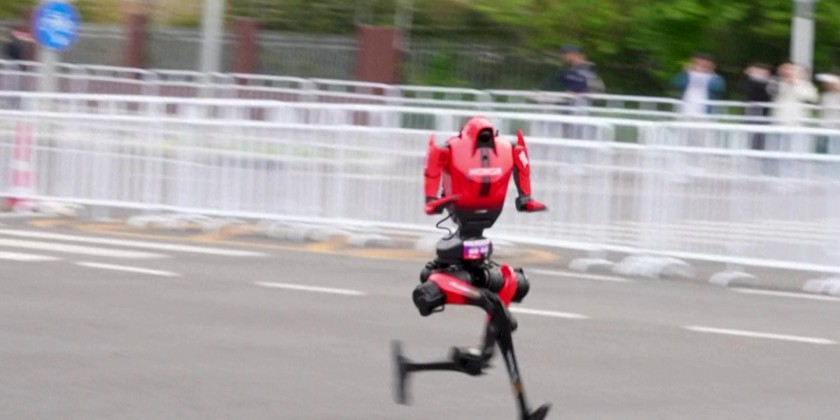 Robots race with humans in Beijing half-marathon | Myanmar International TV