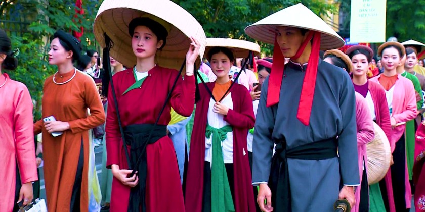 Traditional costume parade celebrates Vietnamese culture | Myanmar ...