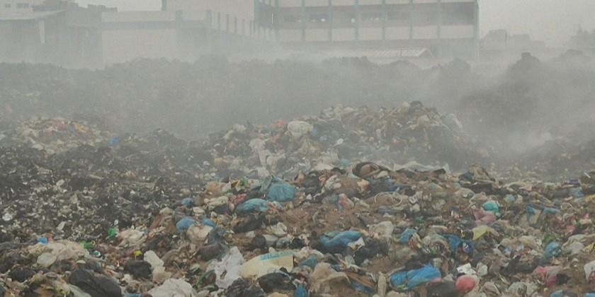 Tons of smoldering garbage stuck in downtown Gaza City | Myanmar ...